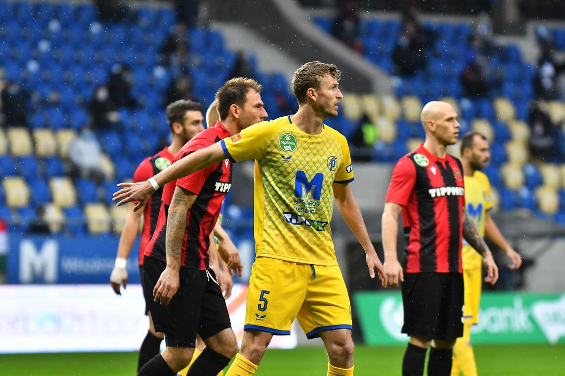 Távozik német bekkünk