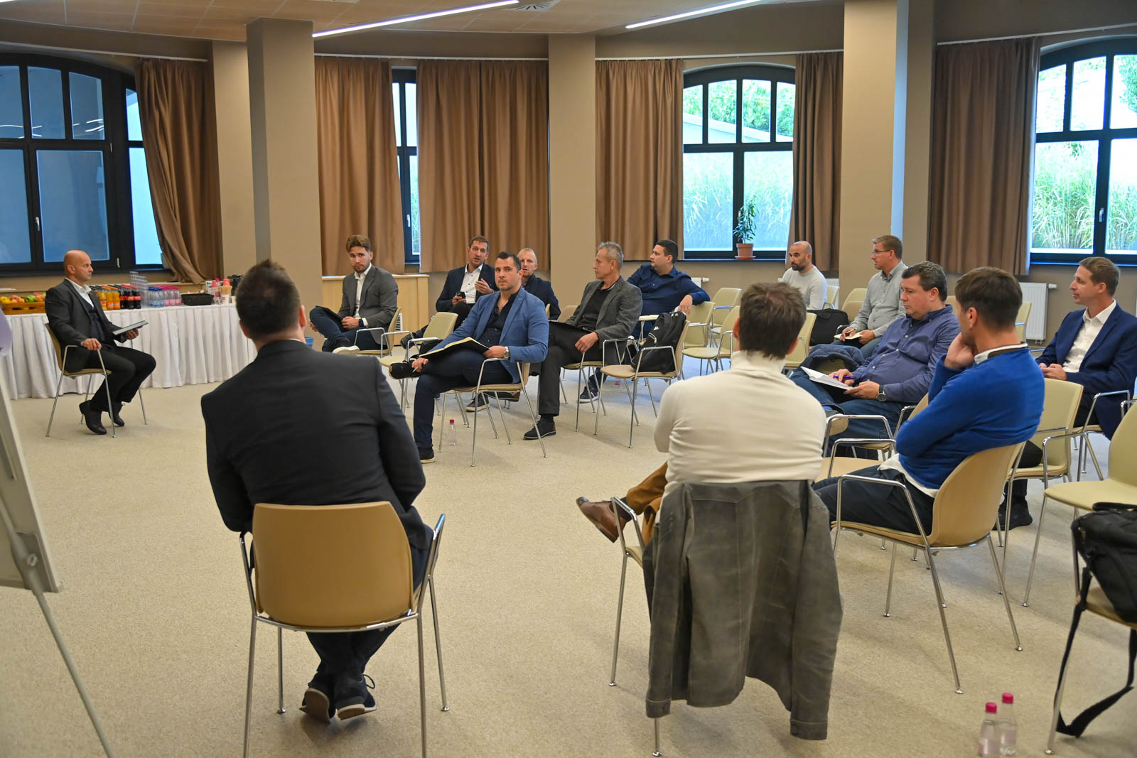 Akadémiai vezetők találkoztak a Puskás Akadémia Sport- és Konferenciaközpontban 