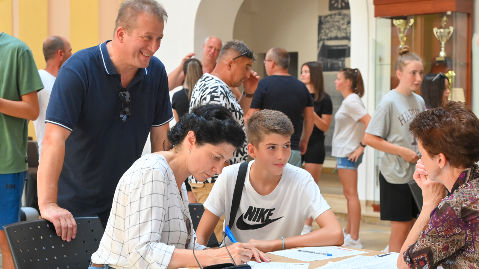 Újra élet költözött az akadémiára