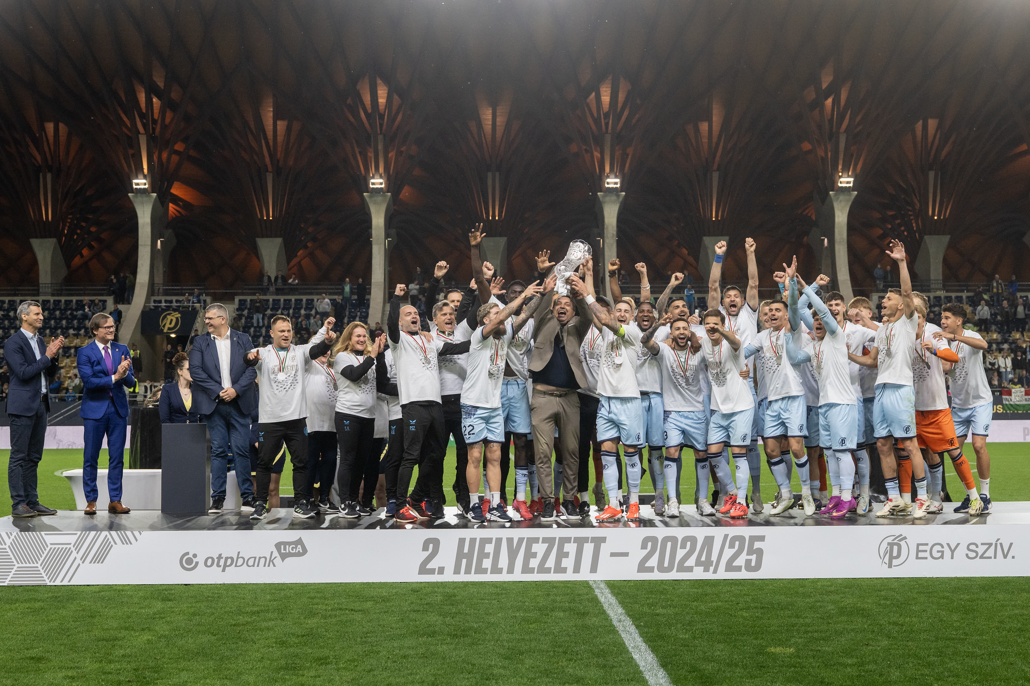 Négy játékosunkat is az év csapatába jelölte a Nemzeti Sport