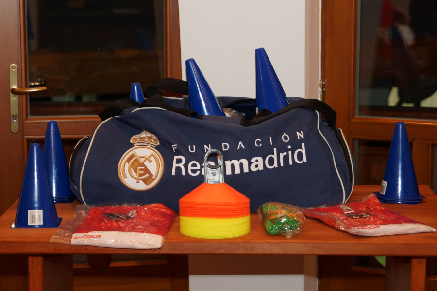 A sporttáska és a tartalma (fotó: Takács József)